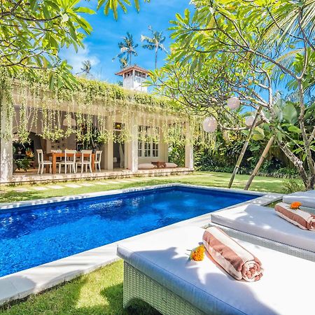 Villa Lodek Deluxe Seminyak  Exterior photo