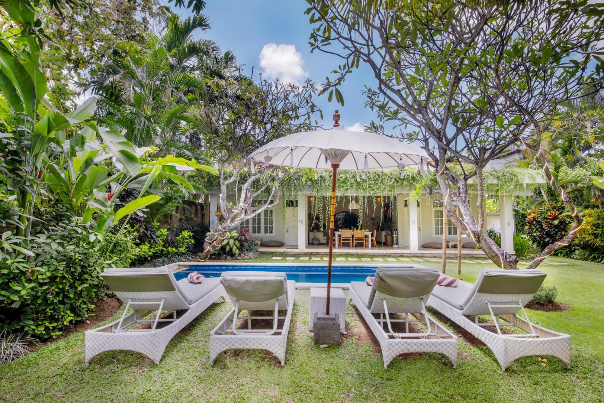 Villa Lodek Deluxe Seminyak  Exterior photo