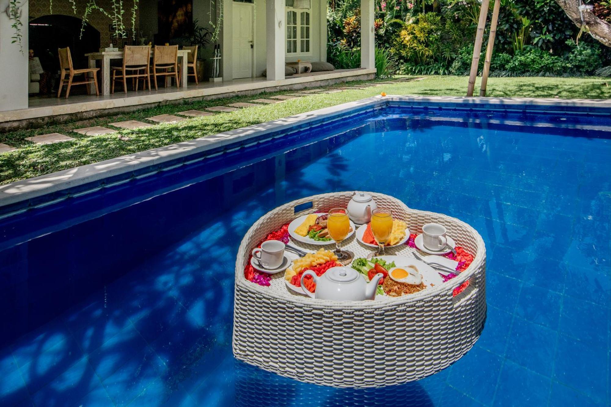 Villa Lodek Deluxe Seminyak  Exterior photo