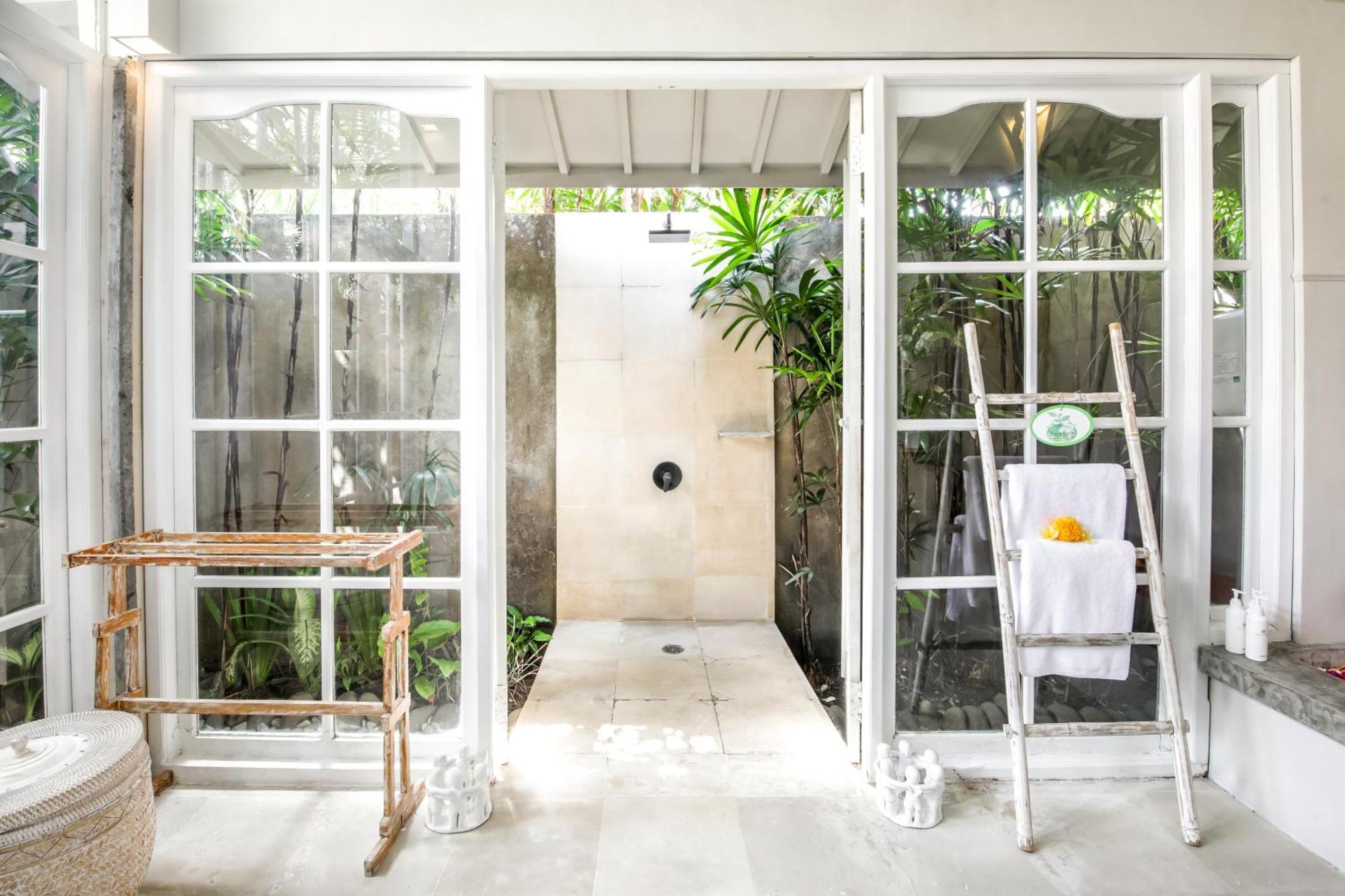 Villa Lodek Deluxe Seminyak  Exterior photo