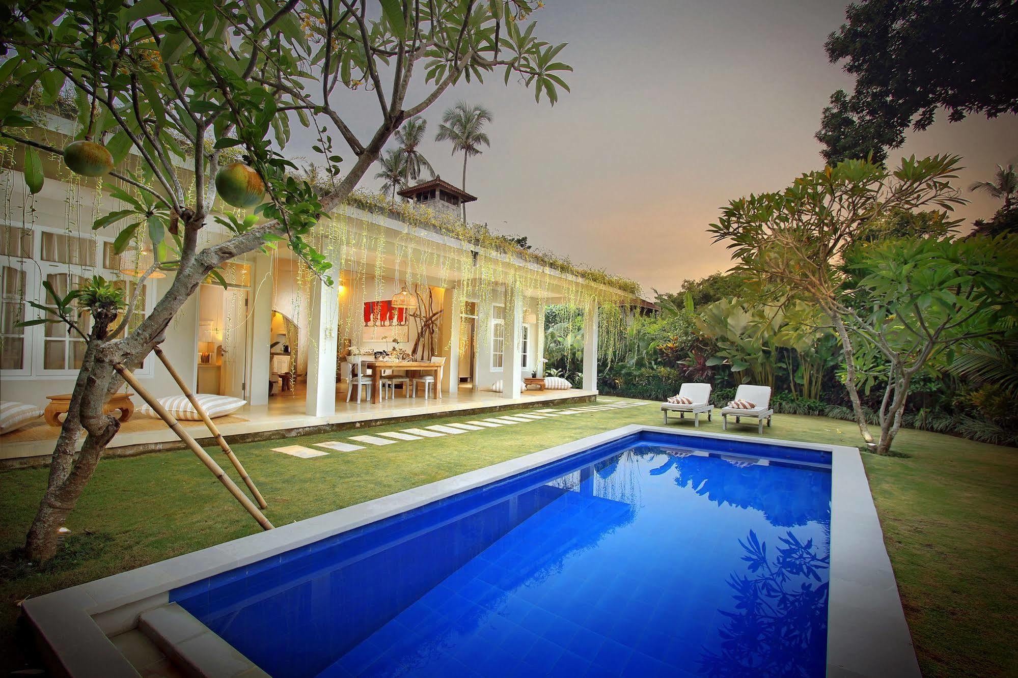 Villa Lodek Deluxe Seminyak  Exterior photo